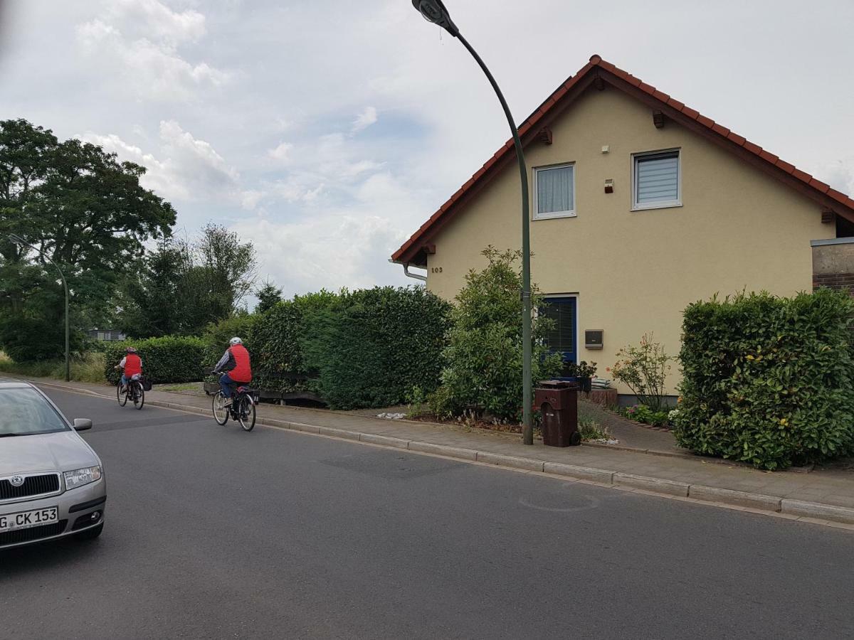Ferien, Messewohnung In Der Nahe Des Uniklinikum Дюссельдорф Экстерьер фото